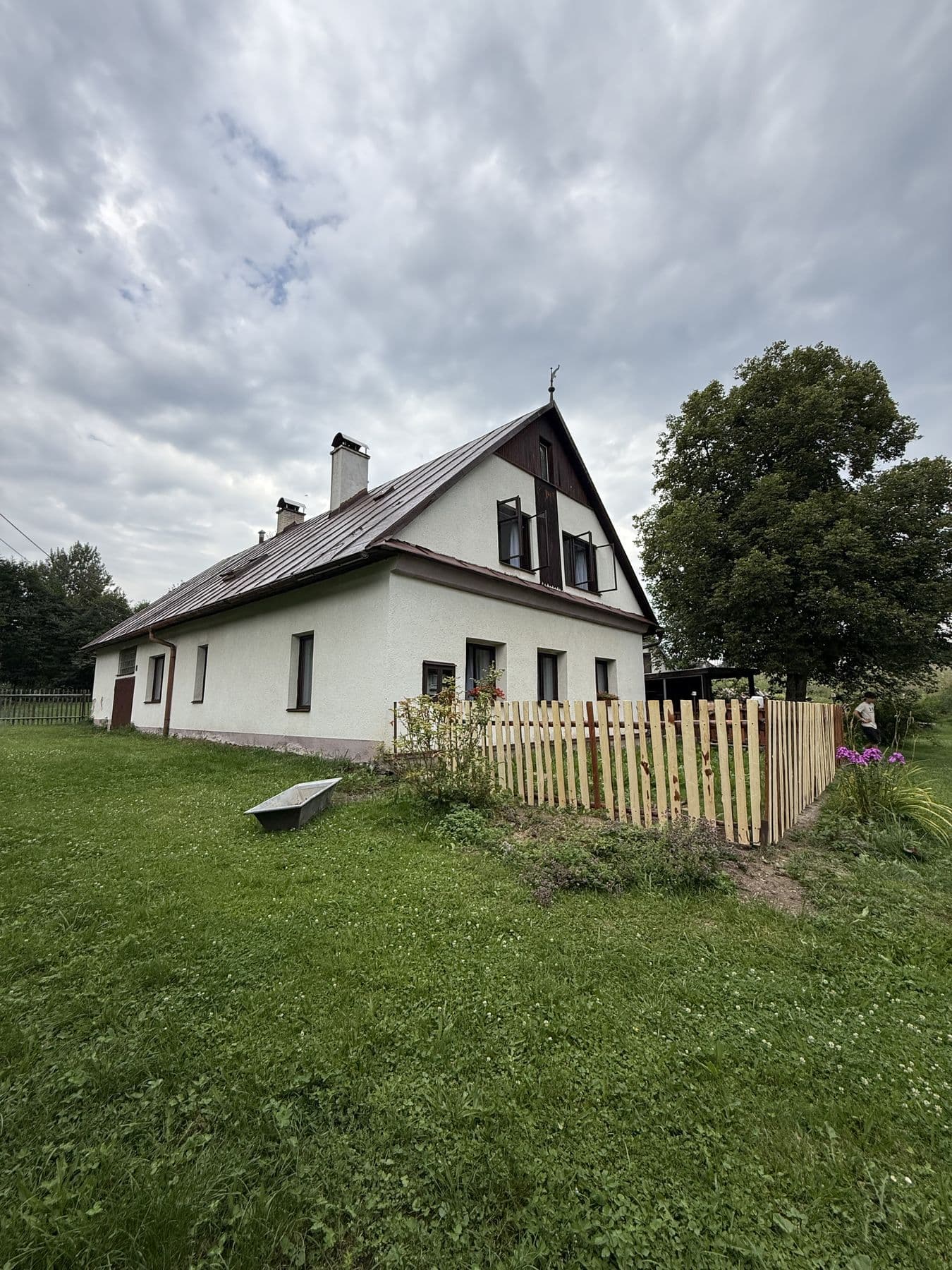 Chalupa — boční pohled